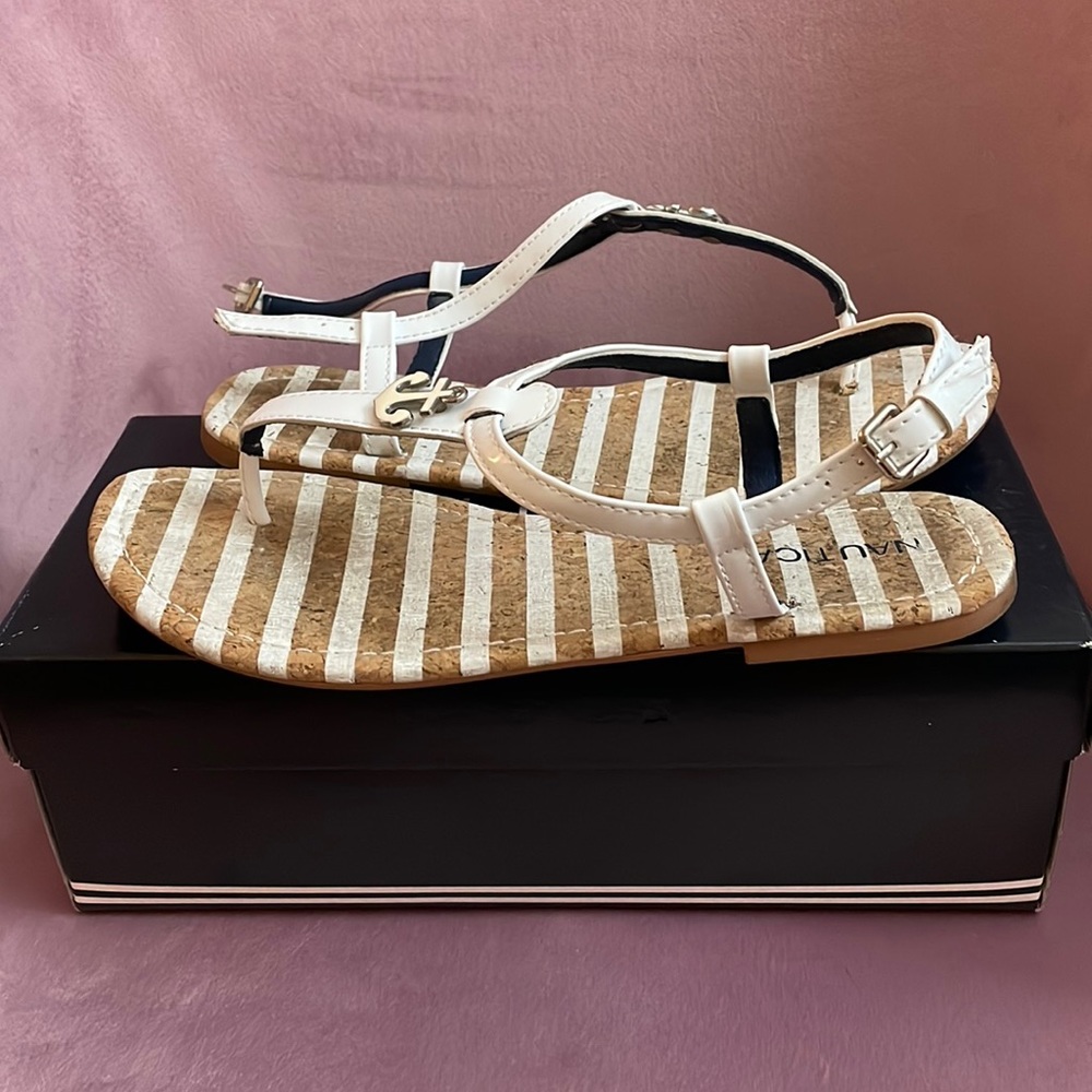 ⚓️ White Thong Sandals ⚓️